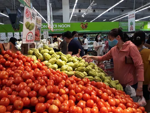 Siêu thị ‘kiềm giá’ thực phẩm trước tác động giá xăng tăng